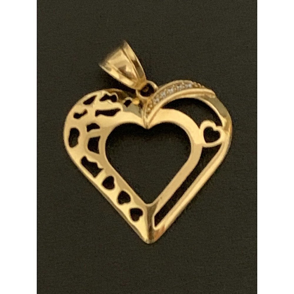 18K Gold Pendant Heart Pendant Cubic Zirconia 1.62 grams